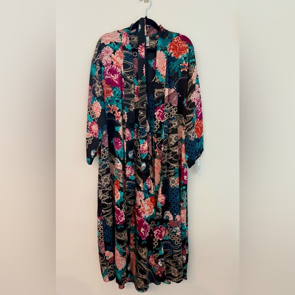 Natori Robe and Nightgown Set.  Floral Print. NWT Size M - Picture 1 of 4